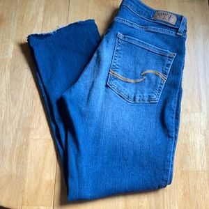 Women’s Levi modern straight raw hem jeans